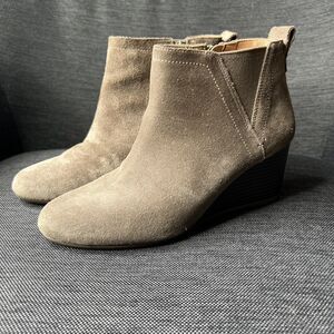 Vionic Wedge Suede Bootie Womens Size 7 Paloma Taupe Brown Weather Resistant